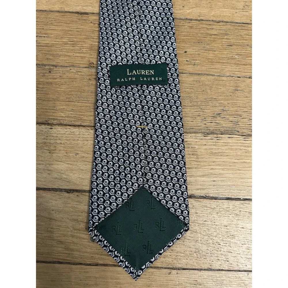 Lauren Ralph Lauren Necktie Tie Geometrical Pattern 100% Silk Green Tag